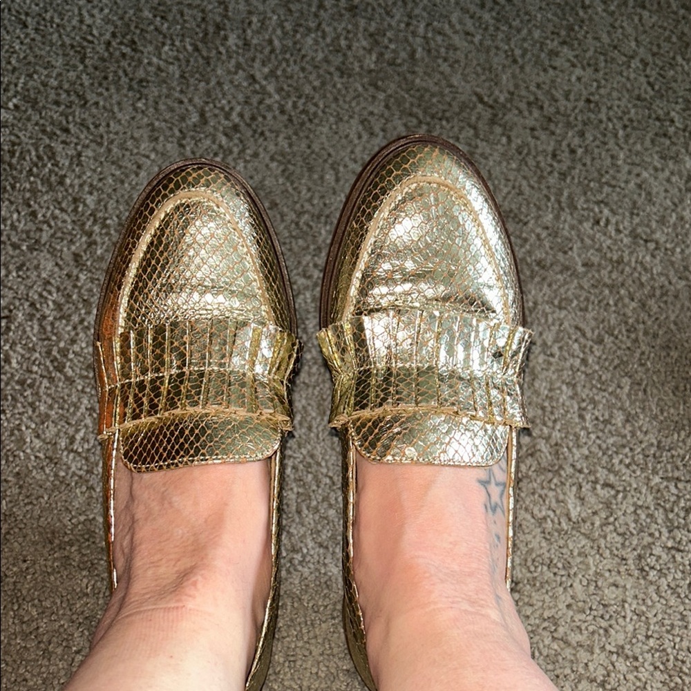 Seychelles Shiny Gold Loafers Size 7
